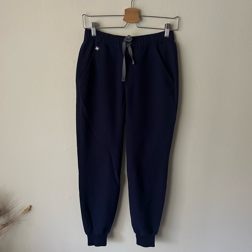 Figs Technical Collection Jogger Pants in Navy XS